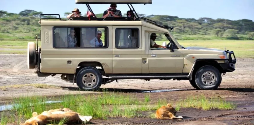 TANZANIA SAFARI 4X4 CAR